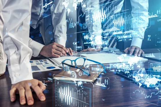 Réunion professionnelle avec des projections de données numériques et graphiques de sécurité