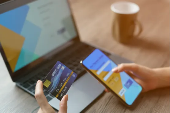 Paiement en ligne avec carte bancaire et application mobile de gestion